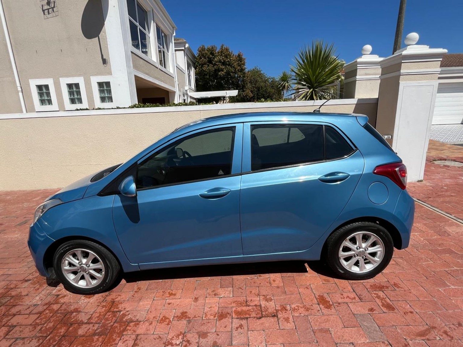 Exclusive Car Rentals Hyundai Grand i10