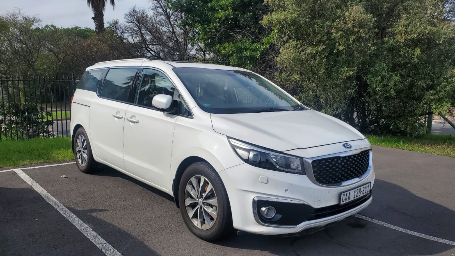 Exclusive Car Rentals Kia Grand Sedona (7 Seater)