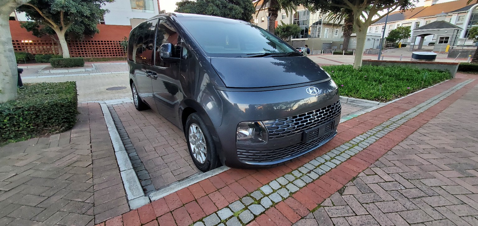 Exclusive Car Rentals Hyundai Staria (11 Seater)